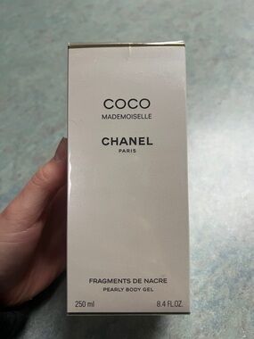 CHANEL Coco Mademoiselle Pearly Body Gel